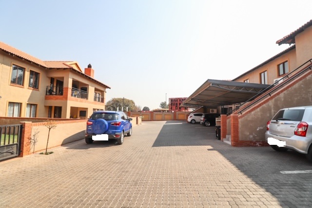 To Let 2 Bedroom Property for Rent in Kenleaf Gauteng