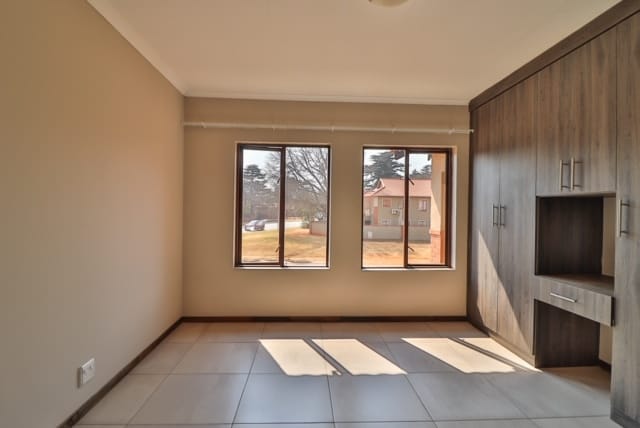 To Let 2 Bedroom Property for Rent in Kenleaf Gauteng