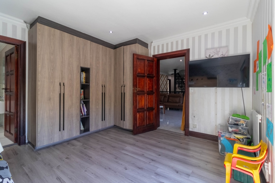 To Let 4 Bedroom Property for Rent in Bedfordview Gauteng