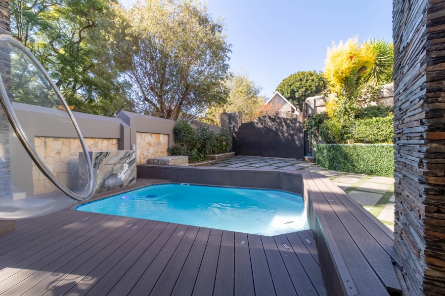 To Let 4 Bedroom Property for Rent in Bedfordview Gauteng