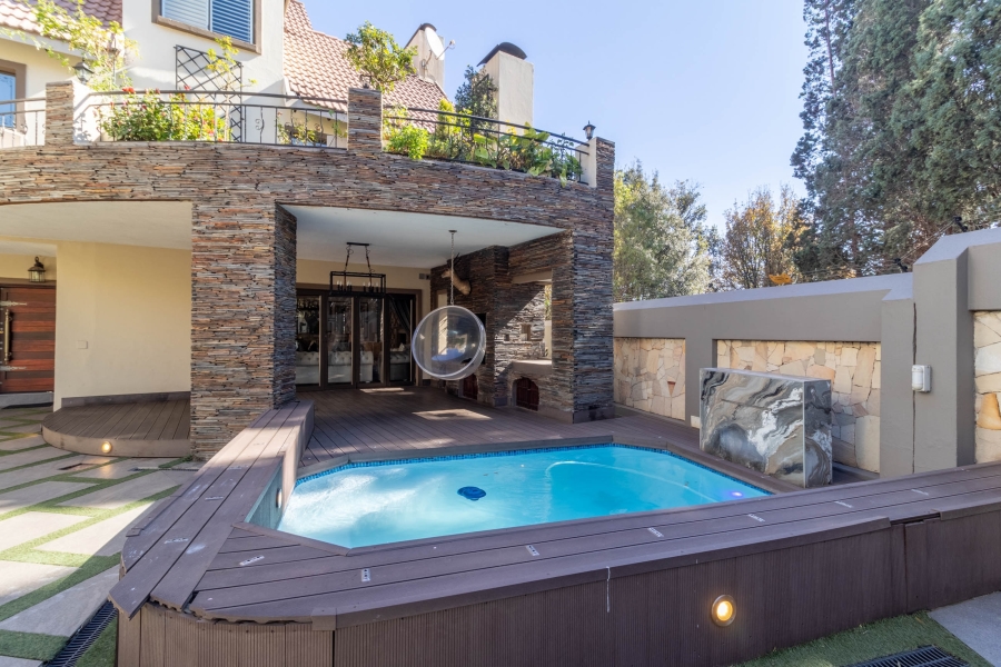 To Let 4 Bedroom Property for Rent in Bedfordview Gauteng