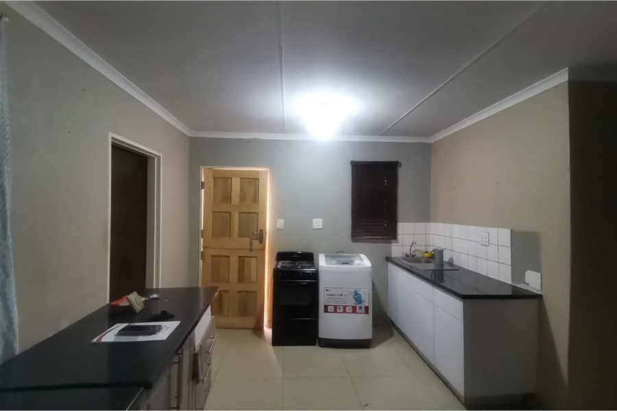 To Let 3 Bedroom Property for Rent in Protea Glen Gauteng