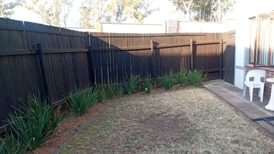 2 Bedroom Property for Sale in Sunninghill Gauteng