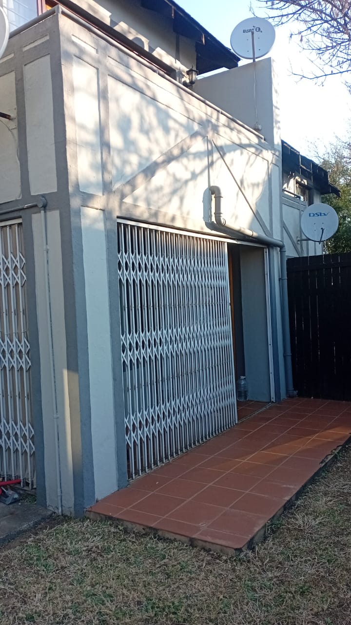 2 Bedroom Property for Sale in Sunninghill Gauteng
