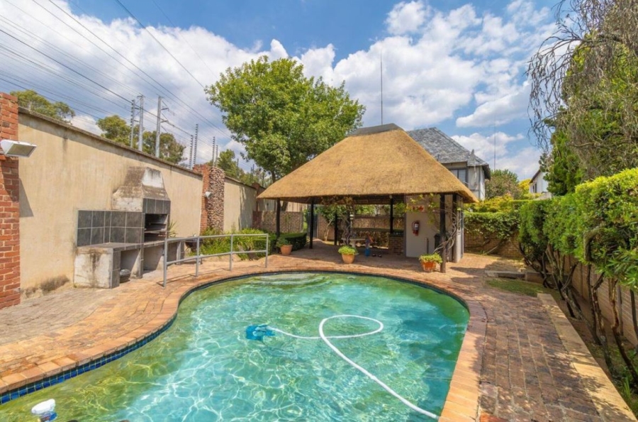 2 Bedroom Property for Sale in Sunninghill Gauteng