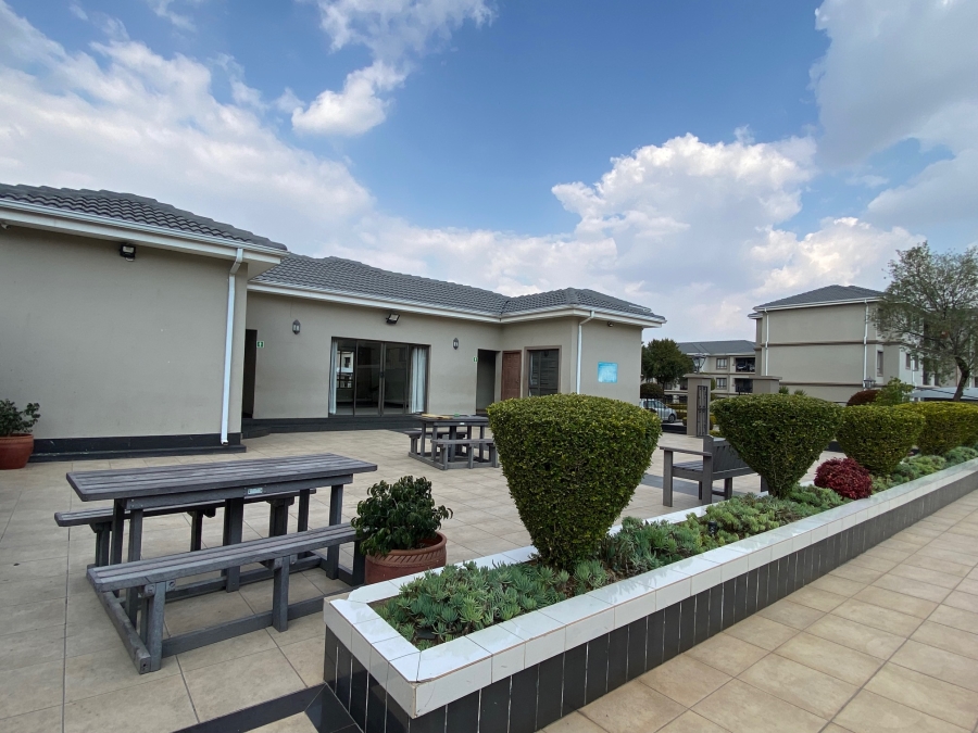 2 Bedroom Property for Sale in Halfway Gardens Gauteng