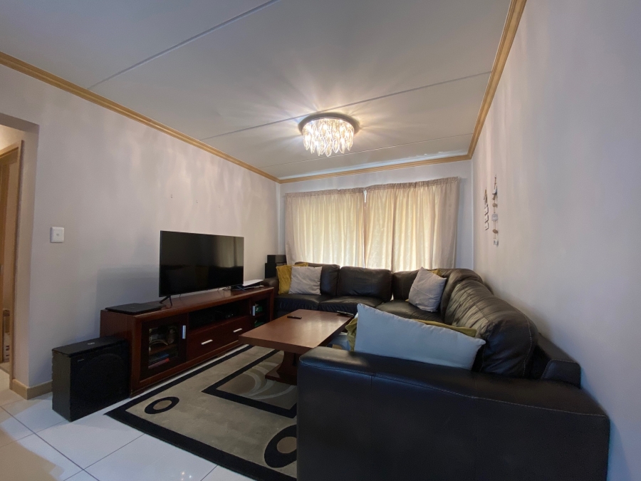 2 Bedroom Property for Sale in Halfway Gardens Gauteng