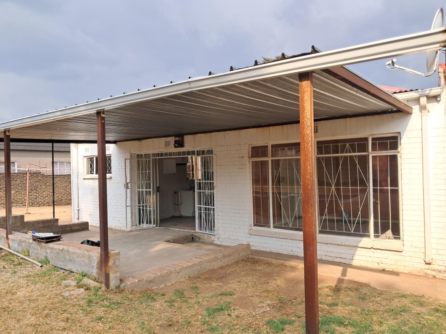 To Let 3 Bedroom Property for Rent in Discovery Gauteng