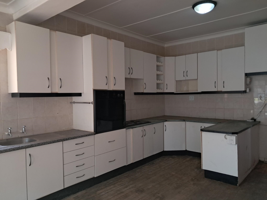 To Let 3 Bedroom Property for Rent in Discovery Gauteng