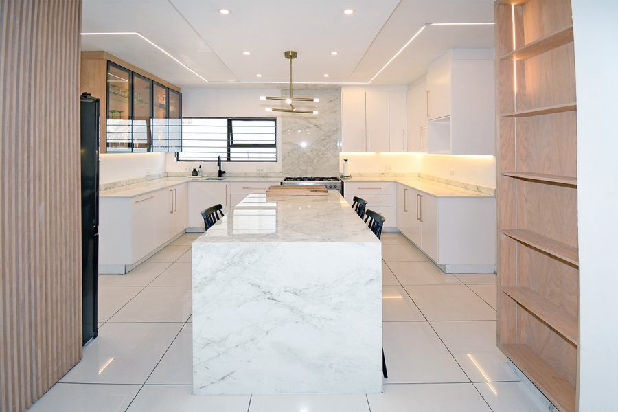 4 Bedroom Property for Sale in Benmore Gardens Gauteng