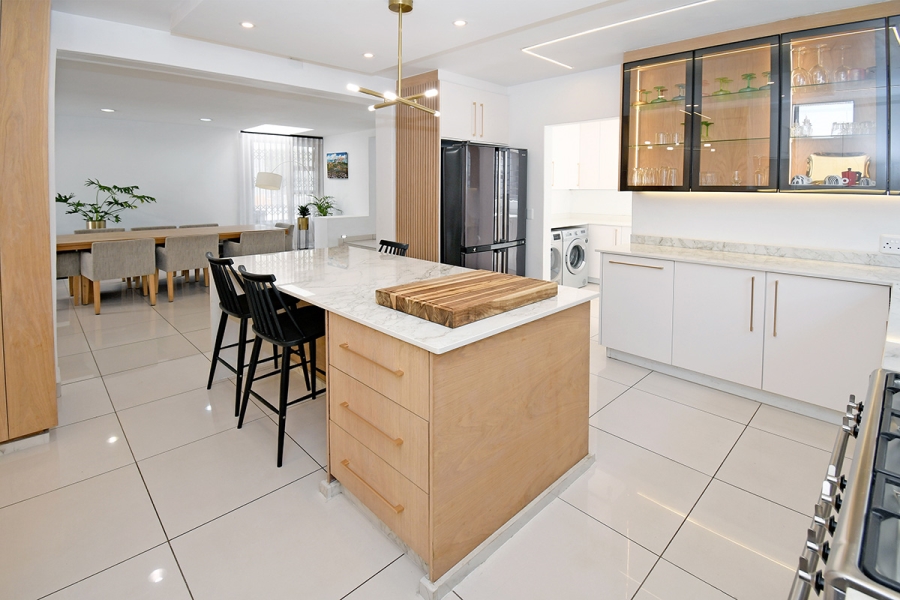 4 Bedroom Property for Sale in Benmore Gardens Gauteng