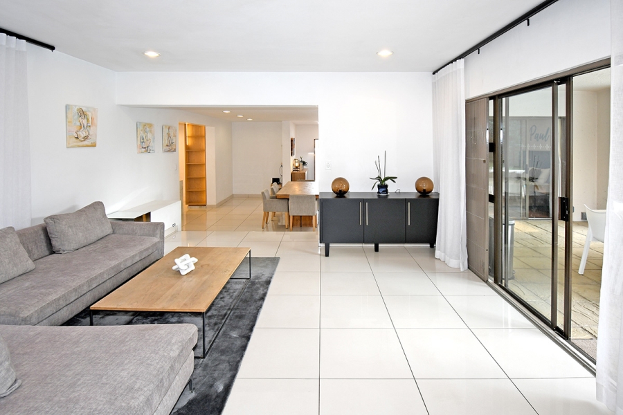4 Bedroom Property for Sale in Benmore Gardens Gauteng