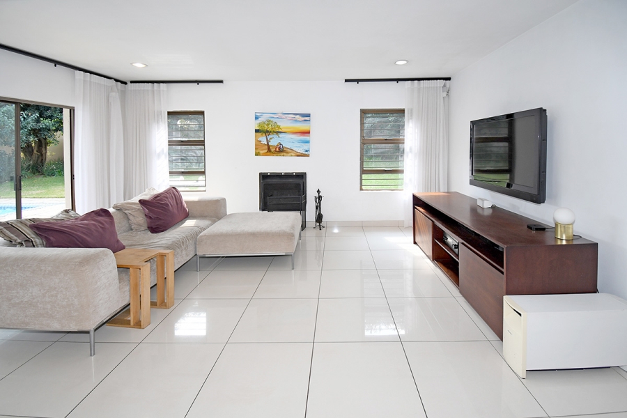 4 Bedroom Property for Sale in Benmore Gardens Gauteng