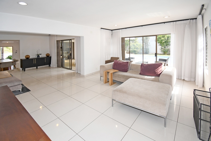 4 Bedroom Property for Sale in Benmore Gardens Gauteng