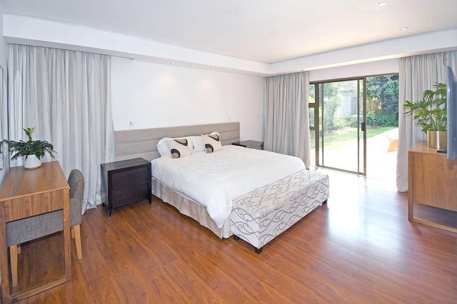 4 Bedroom Property for Sale in Benmore Gardens Gauteng