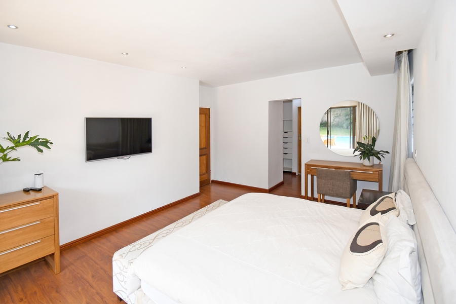 4 Bedroom Property for Sale in Benmore Gardens Gauteng