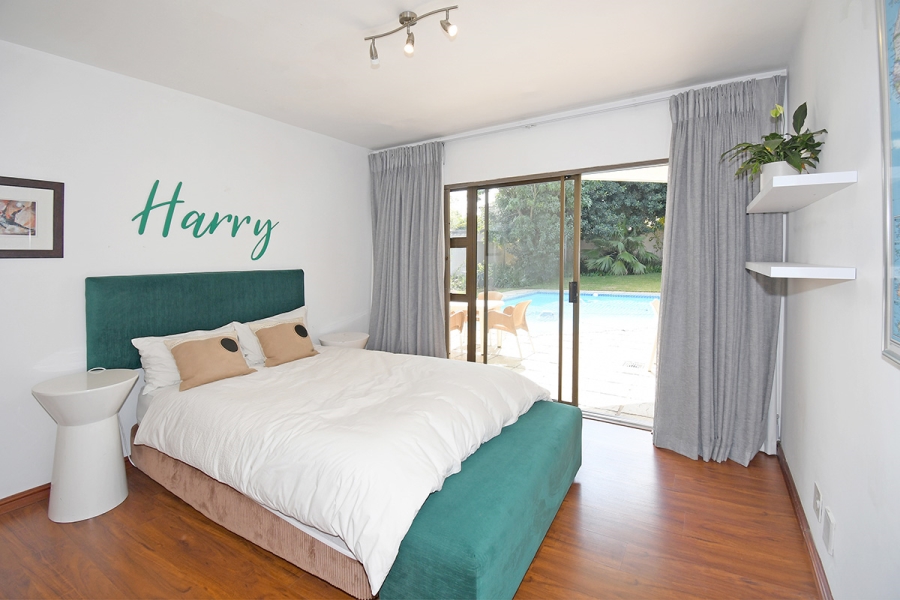 4 Bedroom Property for Sale in Benmore Gardens Gauteng