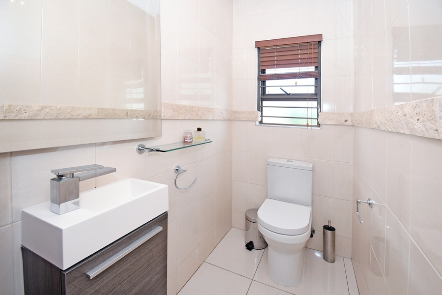 4 Bedroom Property for Sale in Benmore Gardens Gauteng