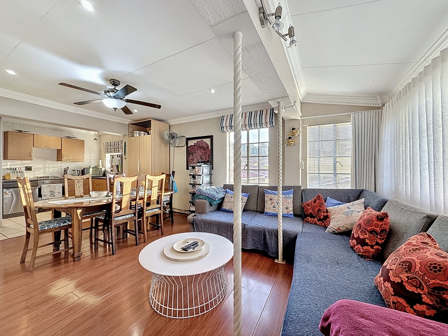 2 Bedroom Property for Sale in La Montagne Gauteng