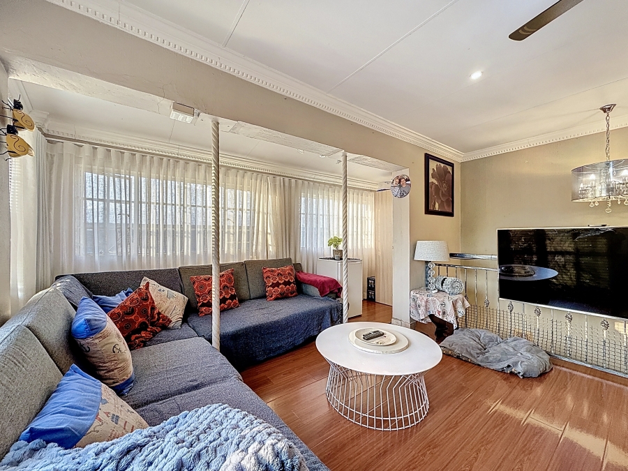 2 Bedroom Property for Sale in La Montagne Gauteng