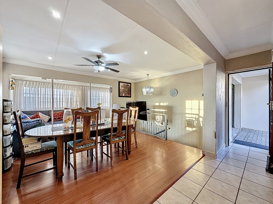 2 Bedroom Property for Sale in La Montagne Gauteng