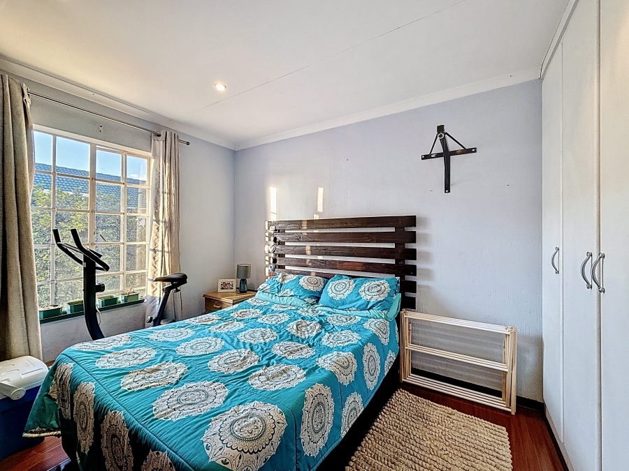 2 Bedroom Property for Sale in La Montagne Gauteng