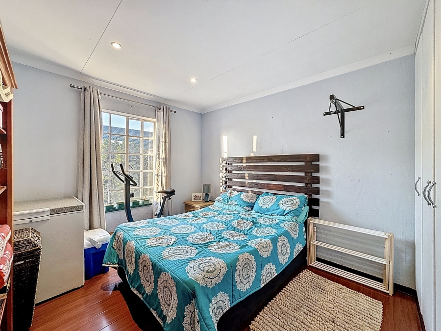 2 Bedroom Property for Sale in La Montagne Gauteng