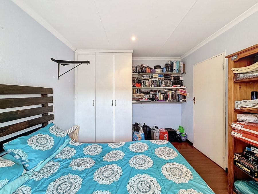 2 Bedroom Property for Sale in La Montagne Gauteng