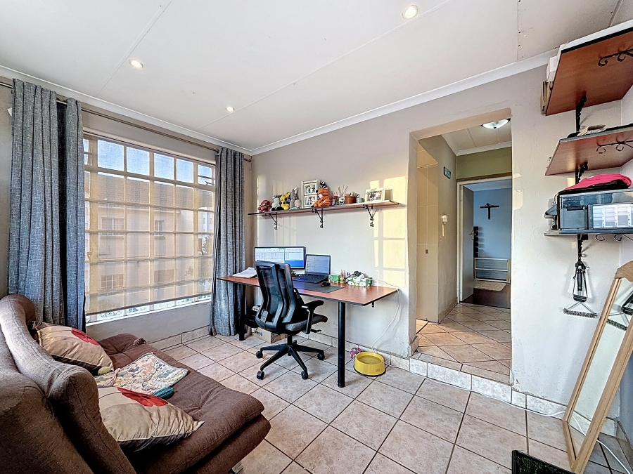 2 Bedroom Property for Sale in La Montagne Gauteng