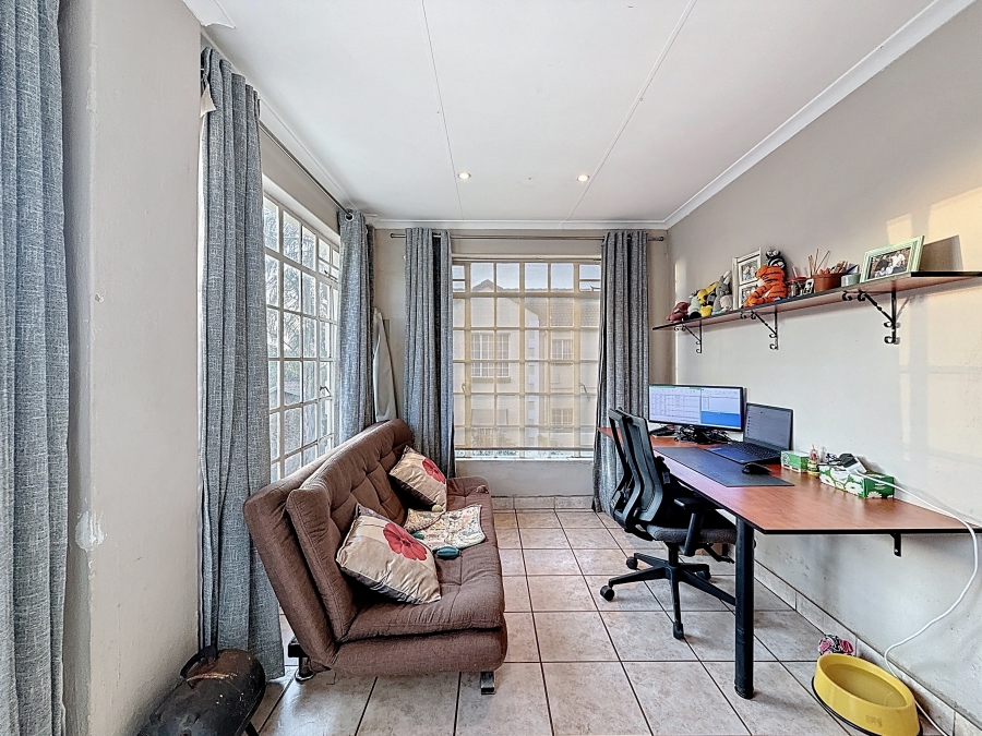 2 Bedroom Property for Sale in La Montagne Gauteng