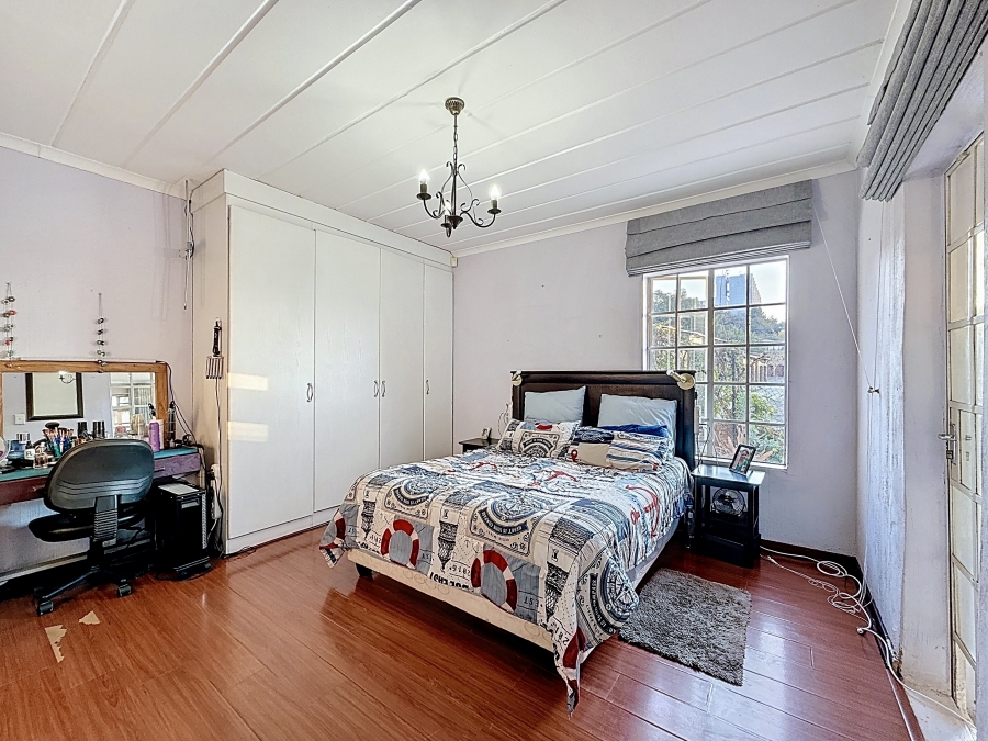 2 Bedroom Property for Sale in La Montagne Gauteng