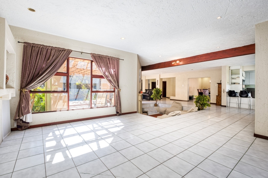 4 Bedroom Property for Sale in Douglasdale Gauteng