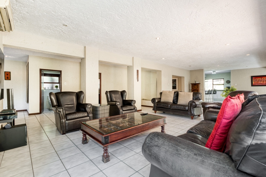 4 Bedroom Property for Sale in Douglasdale Gauteng