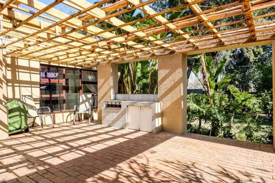 4 Bedroom Property for Sale in Douglasdale Gauteng