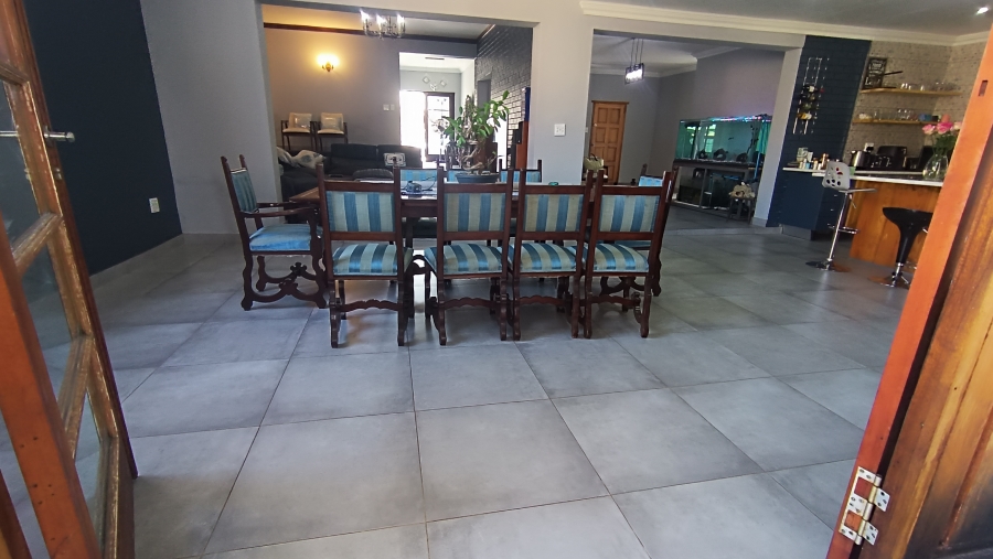4 Bedroom Property for Sale in Heuweloord Gauteng