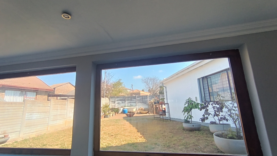 4 Bedroom Property for Sale in Heuweloord Gauteng