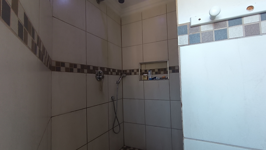 4 Bedroom Property for Sale in Heuweloord Gauteng