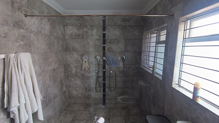 4 Bedroom Property for Sale in Heuweloord Gauteng