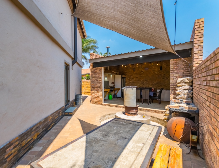 3 Bedroom Property for Sale in Thatchfield Estate Gauteng