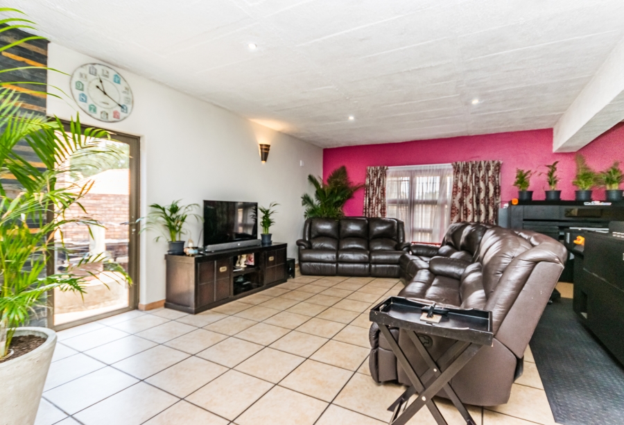 3 Bedroom Property for Sale in Thatchfield Estate Gauteng