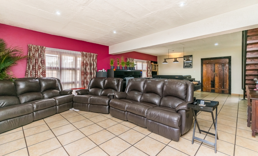 3 Bedroom Property for Sale in Thatchfield Estate Gauteng