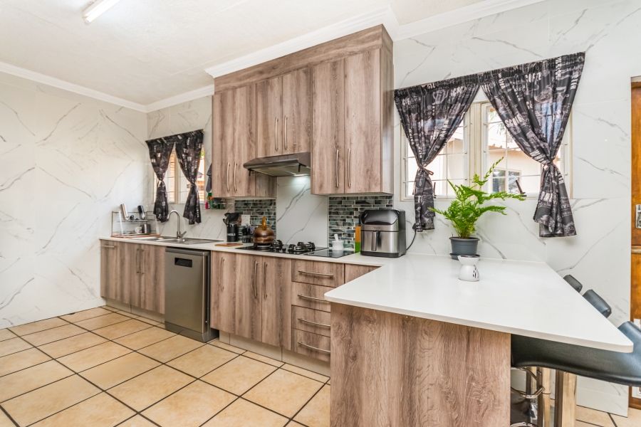 3 Bedroom Property for Sale in Thatchfield Estate Gauteng