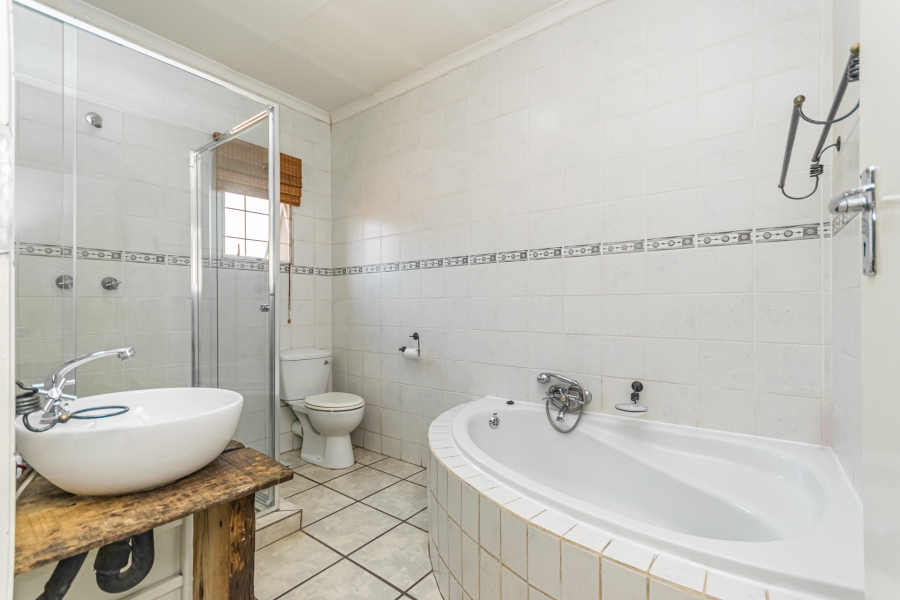 3 Bedroom Property for Sale in Thatchfield Estate Gauteng