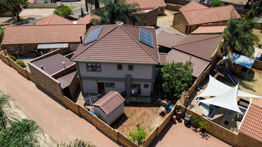 3 Bedroom Property for Sale in Thatchfield Estate Gauteng