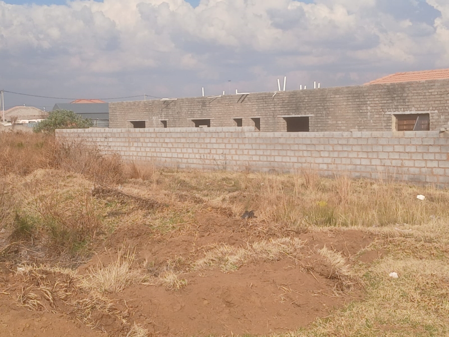 0 Bedroom Property for Sale in Mohlakeng Gauteng