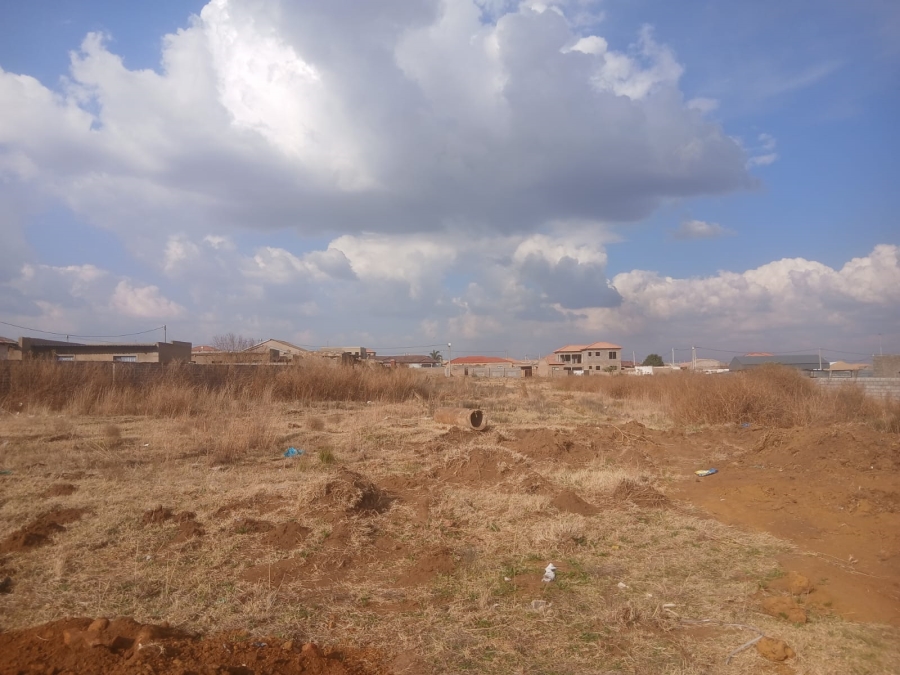 0 Bedroom Property for Sale in Mohlakeng Gauteng