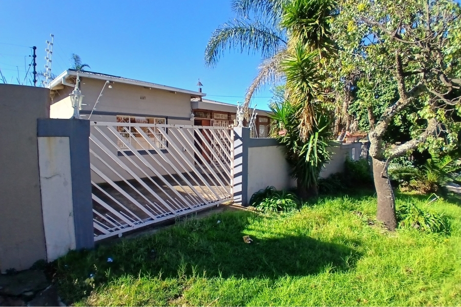 4 Bedroom Property for Sale in Northcliff Gauteng