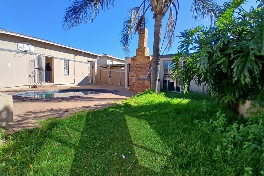 4 Bedroom Property for Sale in Northcliff Gauteng