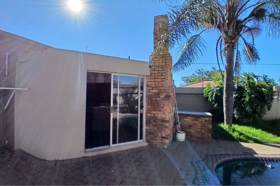4 Bedroom Property for Sale in Northcliff Gauteng