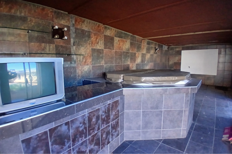 4 Bedroom Property for Sale in Northcliff Gauteng